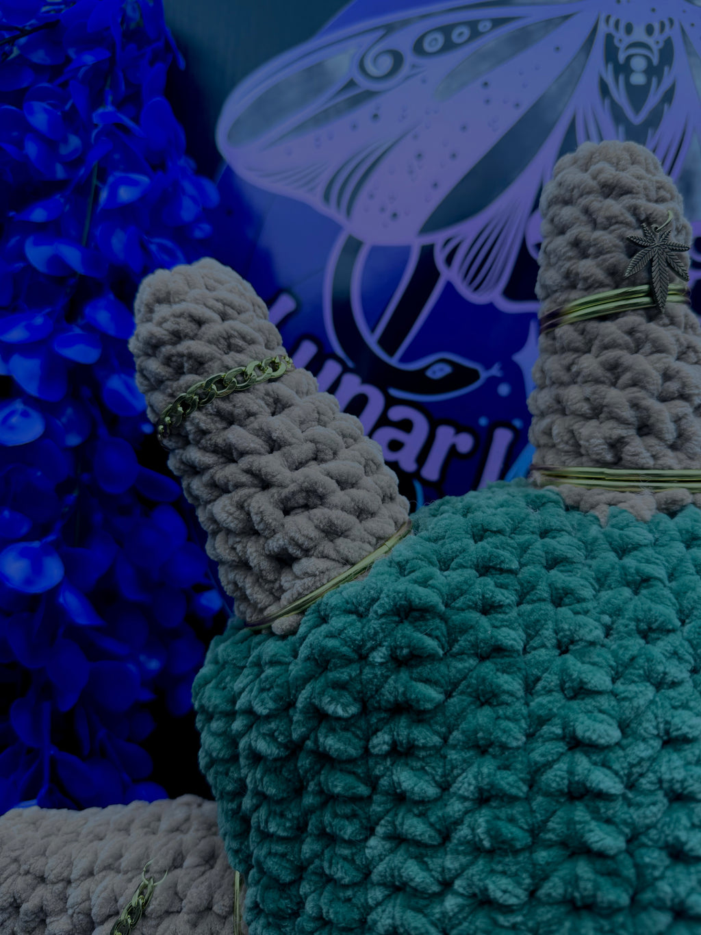 Dino Adjustable Hood