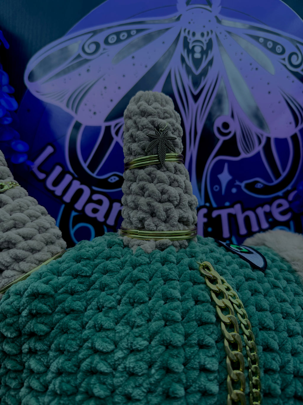 Dino Adjustable Hood