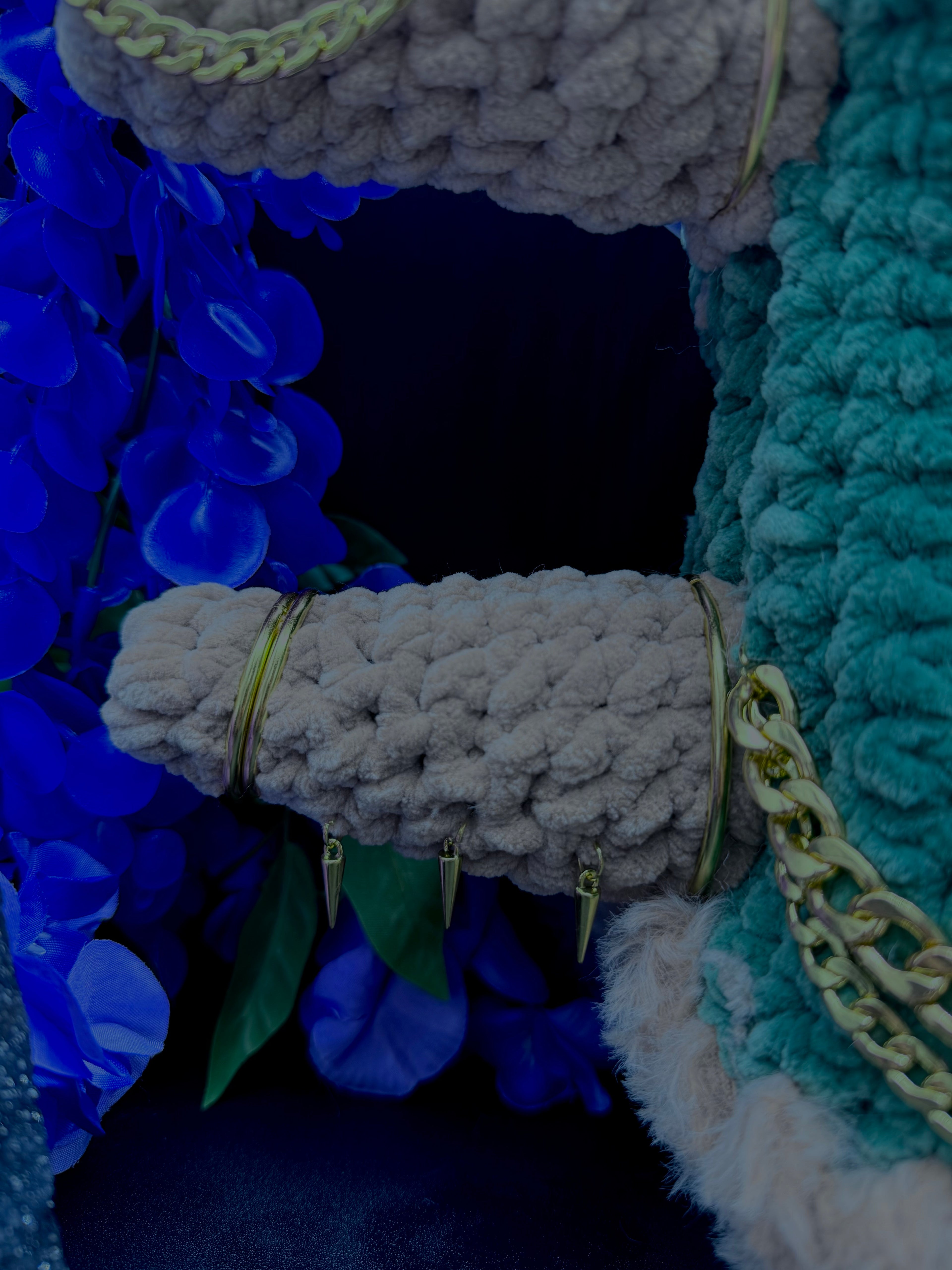 Dino Adjustable Hood