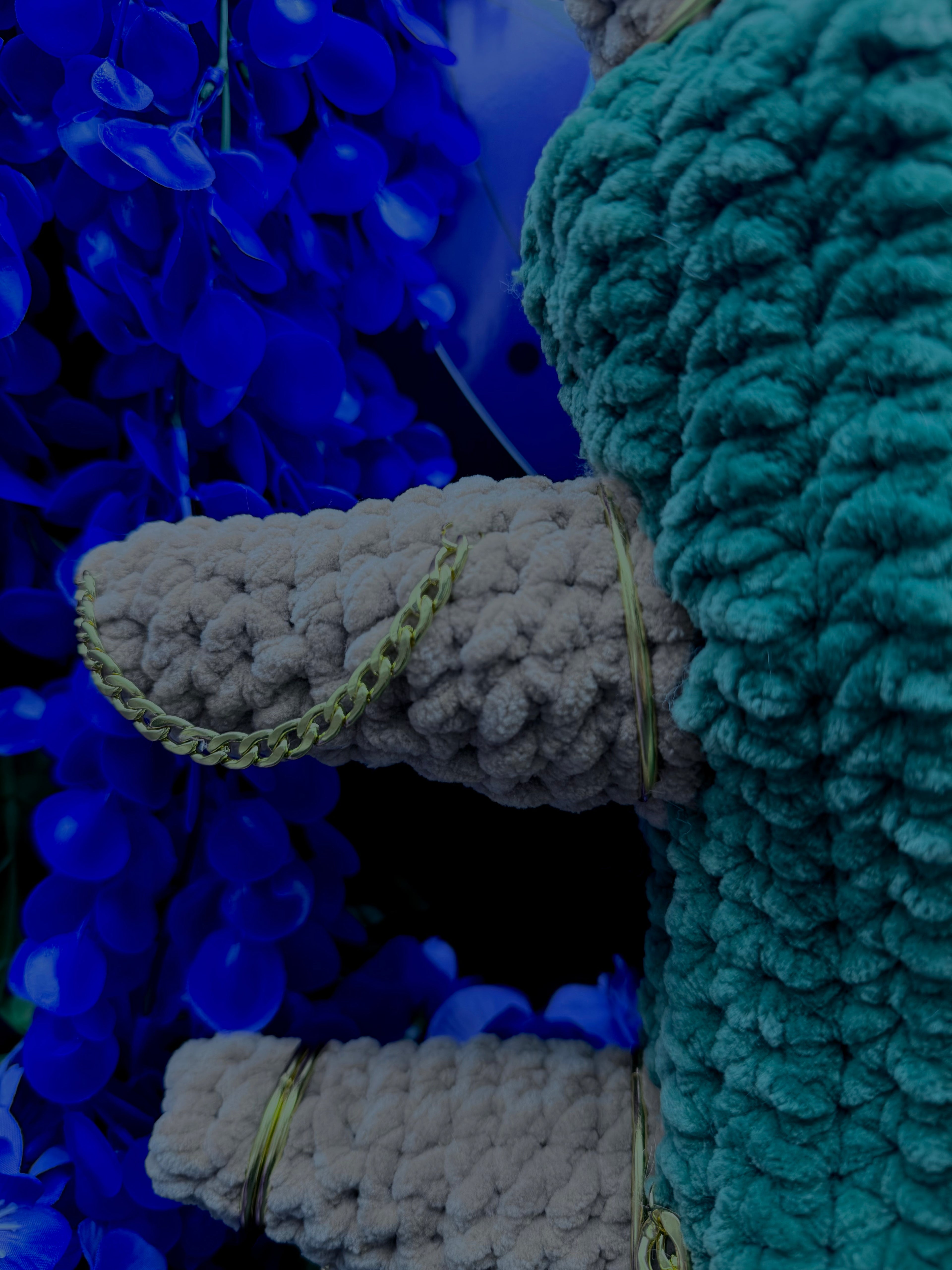 Dino Adjustable Hood